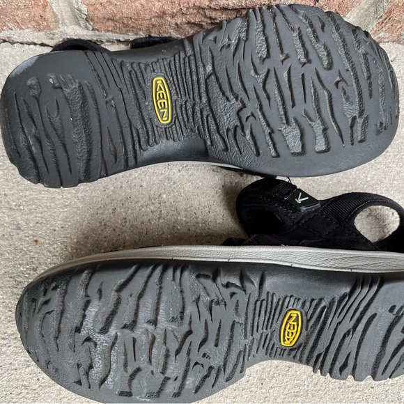KEEN Black Sandals - Picture 4 of 7